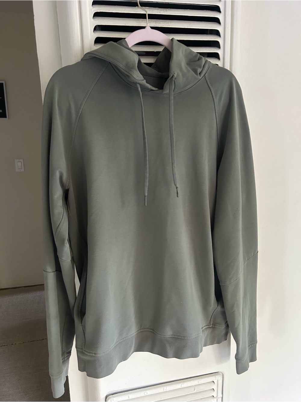 lululemon athletica Men's Hooded Pullover - Olive